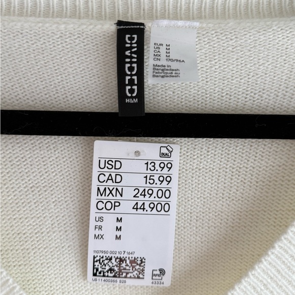H&M Women's White V-Neck Sweater NWT - Picture 4 of 7